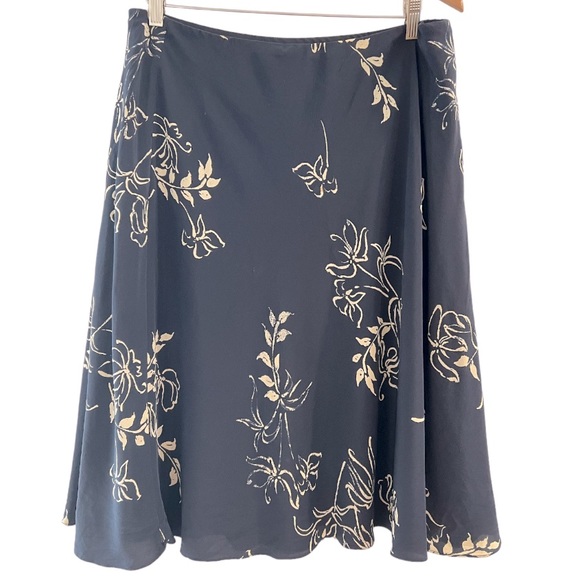 Ralph Lauren 100% Silk Skirt. - Picture 3 of 5